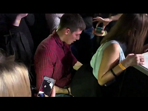 ❤️ Sesso reale in un nightclub russo. Ragazza russa di 18 anni nell'ano e nella vagina scopata in un nightclub ☑ Porno fatto in casa al it.sexarxiv.ru ❌️❤